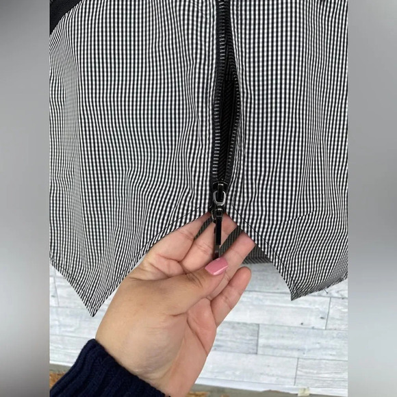 SUN KIM water repellent and weather resistant jacket small - Picture 6 of 12